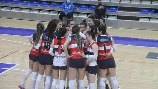 Fethiye'nin Sultanları güçlü rakibine set vermedi