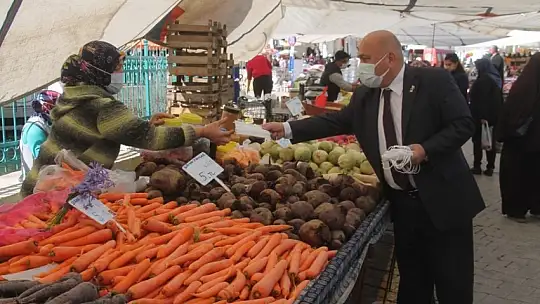 Pazar esnafı ve vatandaşları kongreye davet ettiler 