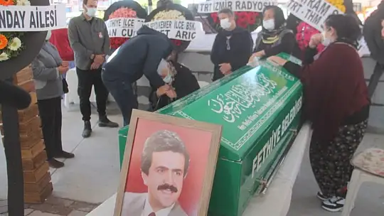 Son yolculuğuna türküleri ile uğurlandı