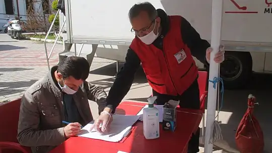 İlk Bağışı Müftü Oktay yaptı