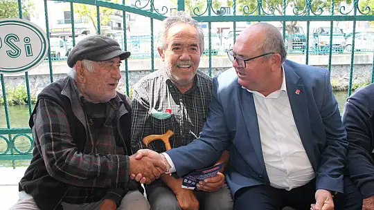 Aday Demir, pazar esnafıyla buluştu