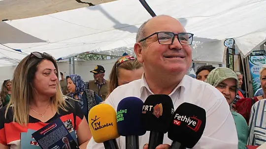 Aday Demir, pazar esnafıyla buluştu