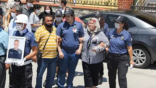 Şehit Polis Gözyaşlarıyla Uğurlandı