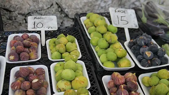 Başkan Hıra, 'Geçen seneye bakınca fiyatlar yüksek'