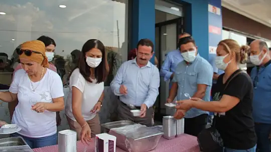 AK Parti Fethiye İlçe Teşkilatının aşure etkinliğine yoğun katılım