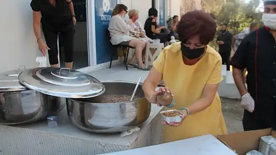 Deva Partisinden aşure etkinliği