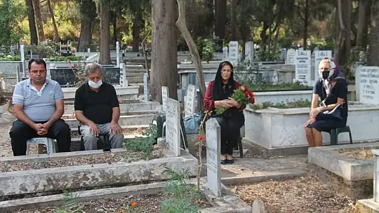 Türk Kadınlar Birliğinden kabir ziyaretleri