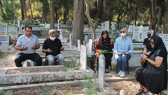 Türk Kadınlar Birliğinden kabir ziyaretleri