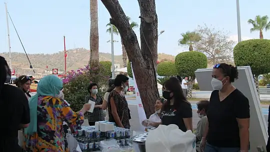 Zeynep Tuncel anısına pilav ikramında bulundular