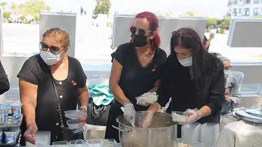 Zeynep Tuncel anısına pilav ikramında bulundular