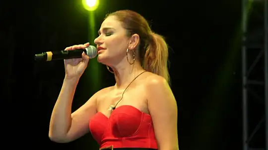 Barbunn Bistro'da Derya Bedavacı rüzgarı esti