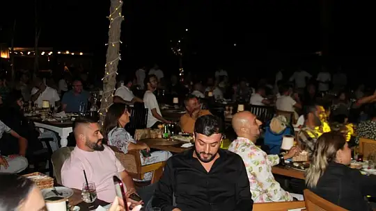 Barbunn Bistro'da Derya Bedavacı rüzgarı esti
