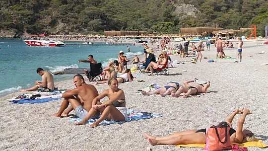 Ölüdeniz'de sezon bitmiyor