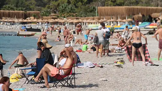 'Açık Su Yüzme Yarışı' sporcuları kıyasıya mücadele etti