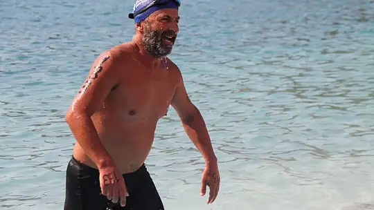 'Açık Su Yüzme Yarışı' sporcuları kıyasıya mücadele etti