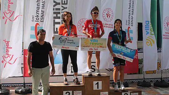 DERECEYE GİREN SPORCULAR ÖDÜLLERİNİ ALDI 