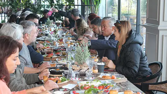 YUSUF ÇAYLI, BASIN MENSUPLARIYLA KAHVALTIDA BULUŞTU