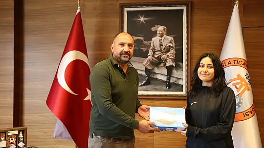 Aşı kampanyasında tabletler sahiplerine teslim edildi