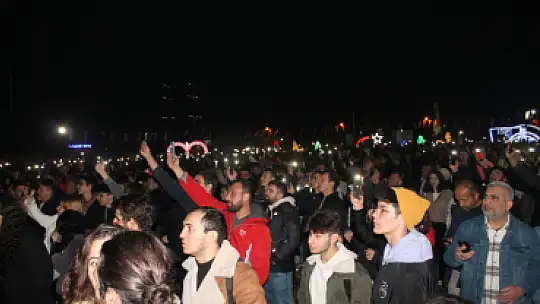 FETHİYE'DE YILBAŞI RENKLİ GEÇTİ