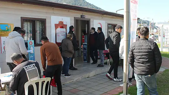 FETHİYELİ GAZETECİLERDEN YARDIM SEFERBERLİĞİ VE KAN BAĞIŞI ÇAĞRISI