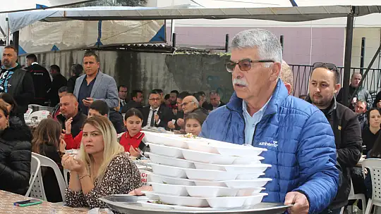 KARADENİZLİ AİLESİNDEN 52 YEMEĞİ HAYRI YAPILDI