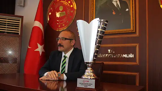 FETHİYE'NİN SULTANLARI KUPAYI FETHİYE'YE GETİRDİ KAYMAKAM KARAMAN'I ZİYARET ETTİ