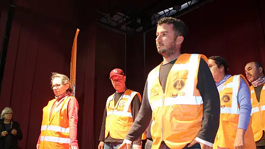 Karaca MAG'ın yeni gönüllülerine sertifikalarını takdim etti