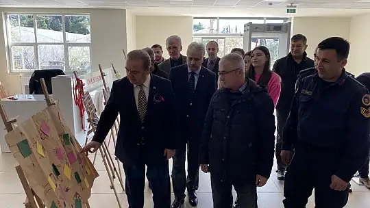 Kahraman Şehit Anısına Sergi Açıldı
