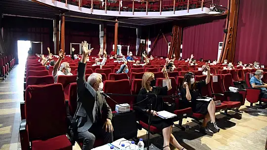 Karaca, devam eden yol çalışmalarıyla ilgili açıklamalarda bulundu