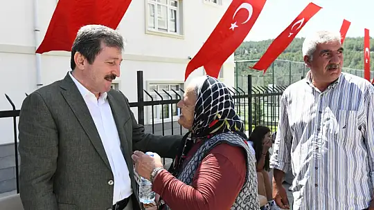 Vali Tavlı, Depremzede Ailelerle Bir Araya Geldi