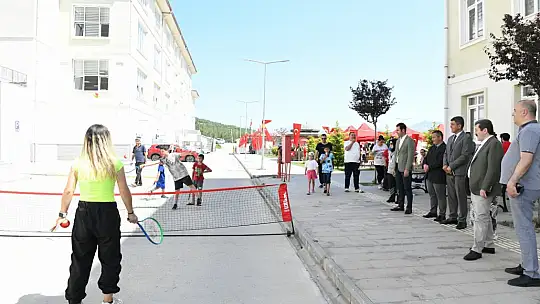 Vali Tavlı, Depremzede Ailelerle Bir Araya Geldi