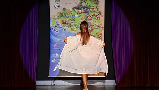 LİKYA İLMEKLERİ DEFİLESİ GÖZ KAMAŞTIRDI