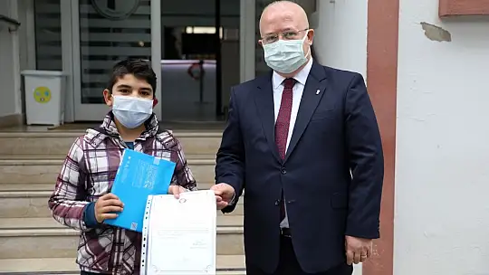 Menteşe Belediyesi Öğrencilere Tablet Dağıtmaya Devam Ediyor