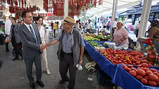 Vali İdris Akbıyık Pazar Esnafını Ziyaret Etti