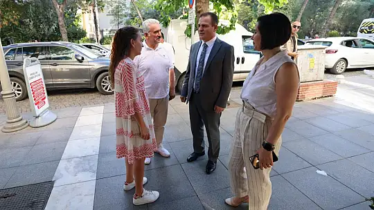 Vali İdris Akbıyık Pazar Esnafını Ziyaret Etti