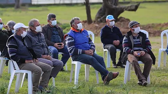 Üreticiler Tarım AR-GE ve Tohum Merkezinde bir araya geldi