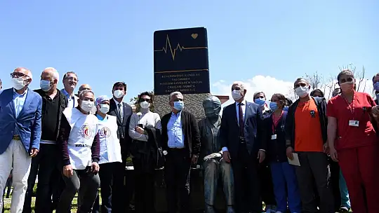 Sağlık çalışanlarına Saygı Anıtı 