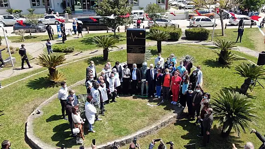 Sağlık çalışanlarına Saygı Anıtı 