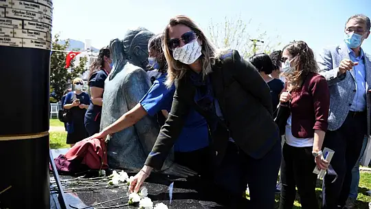 Sağlık çalışanlarına Saygı Anıtı 