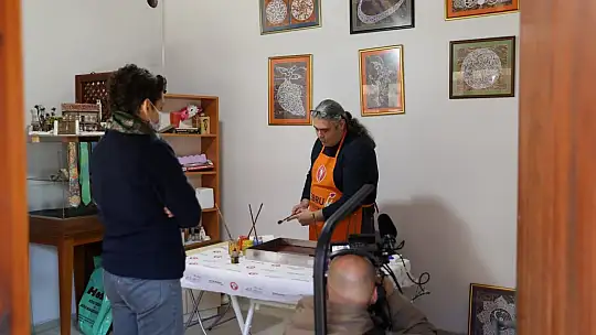 Menteşe Zahire Pazarı France 5 TV kanalında