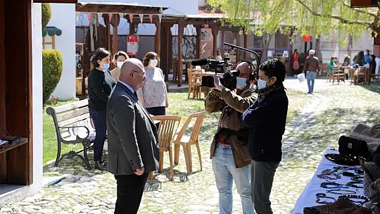 Menteşe Zahire Pazarı France 5 TV kanalında