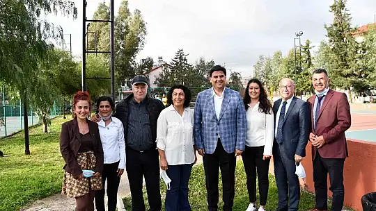 Tenis kortlarından dolayı Karaca'ya teşekkür ettiler