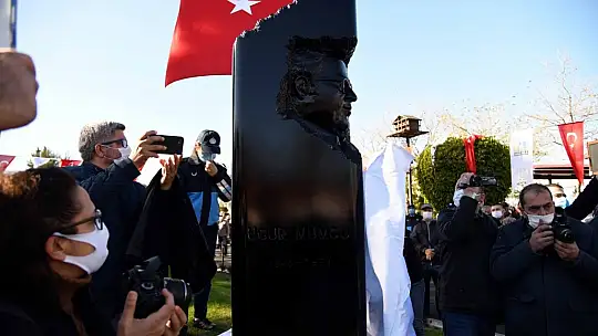 Uğur Mumcu Anıtı türküler eşliğinde açıldı