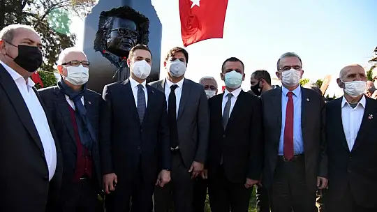 Uğur Mumcu Anıtı türküler eşliğinde açıldı