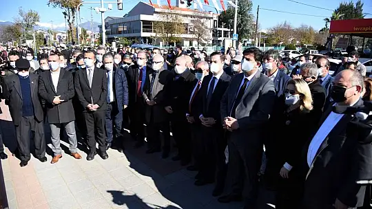 Uğur Mumcu Anıtı türküler eşliğinde açıldı