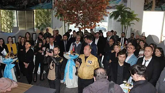 Polgün Ailesi Kokteylde Bir Araya Geldi