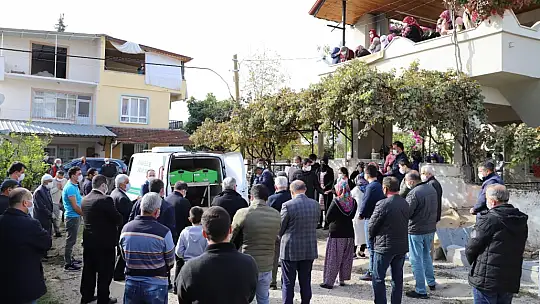 Son yolcuğuna uğurlandı