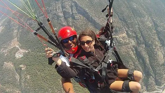 Yüzlerce Kez Uçtu Ama Kansere Yenildi