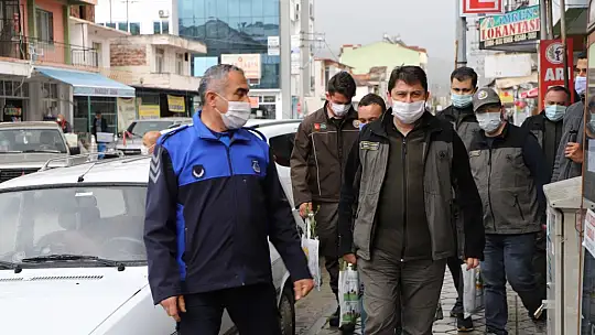 Vatandaşlara ücretsiz fidan dağıtıldı