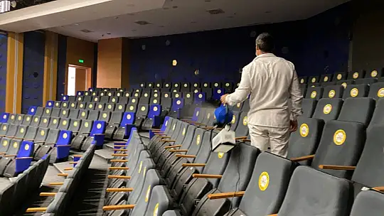 Perdeler pandemi koşullarına uyarak açılıyor